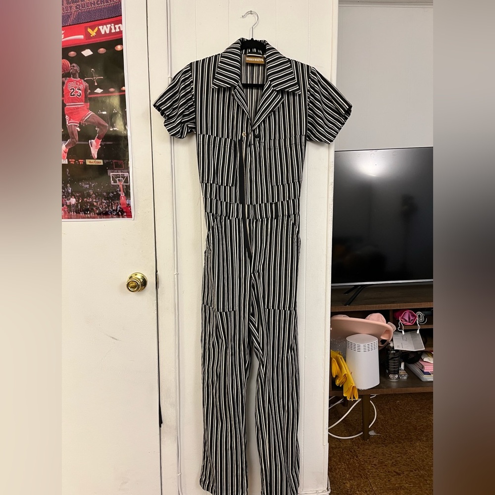 Worn once! Brand new basically.